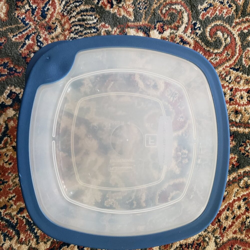 Lot of 5 Food Storage Containers with lids - Various sizes - Picture 10 of 15